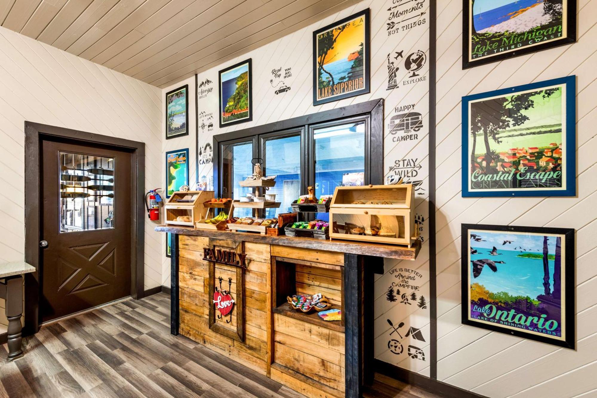 Americas Best Value Inn Marquette Eksteriør billede
