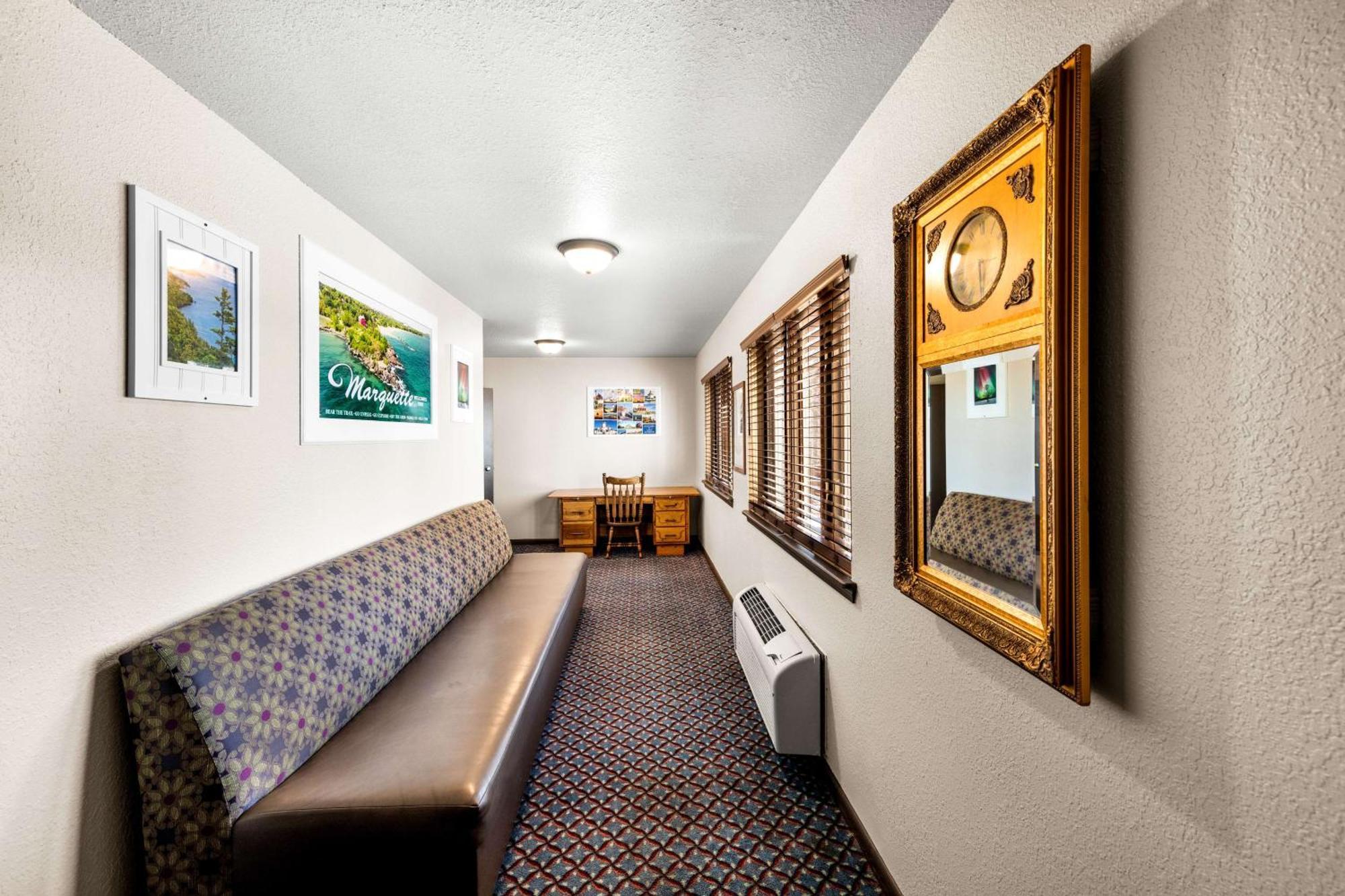 Americas Best Value Inn Marquette Eksteriør billede